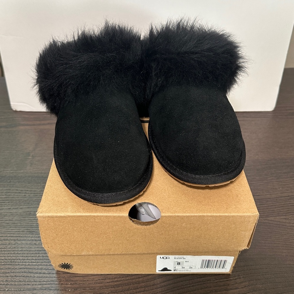 NWOT UGG Scuff Sis Slippers in black, size 8